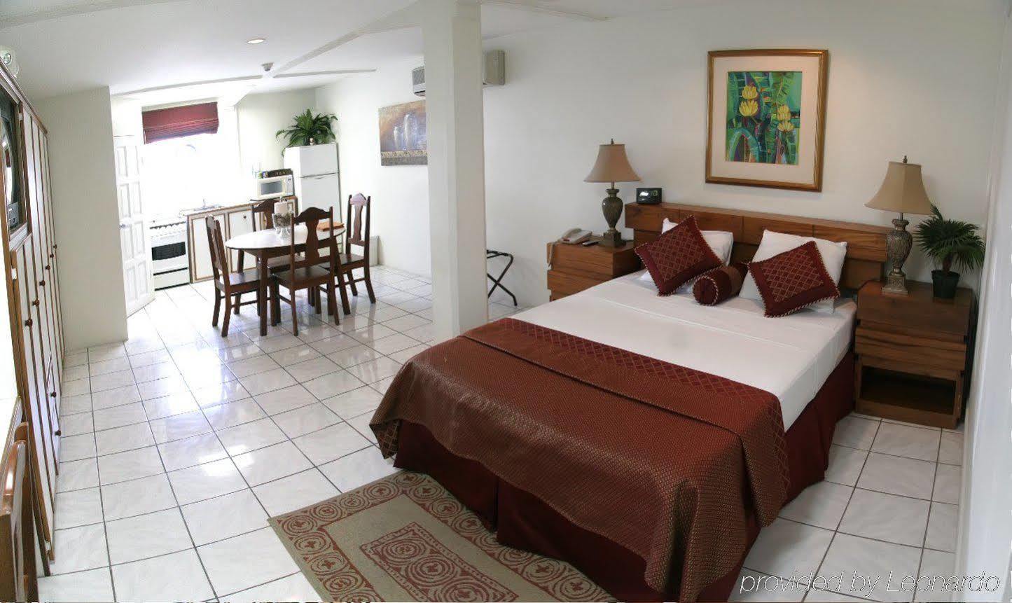 Tradewinds Hotel San Fernando Room photo
