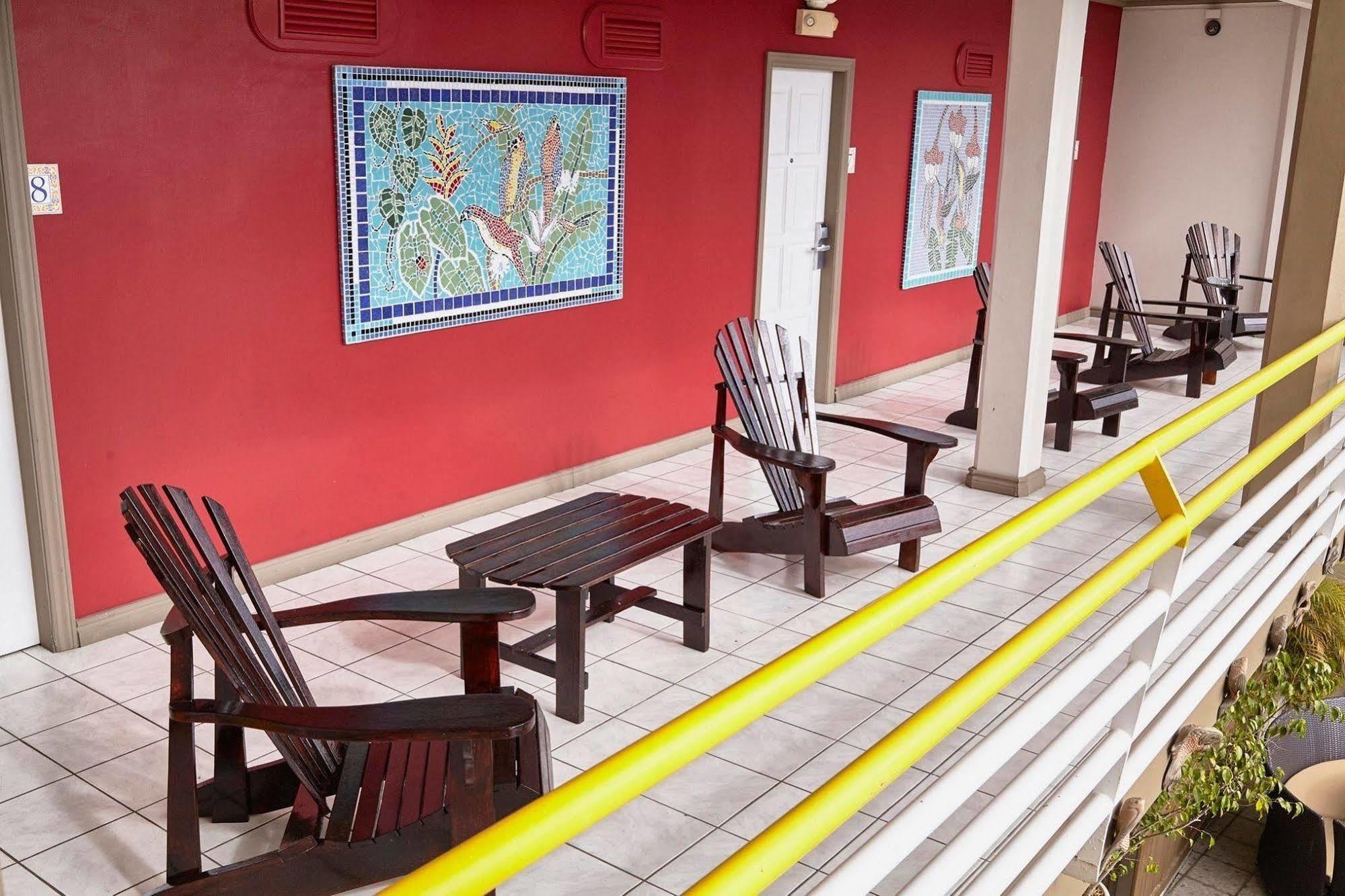 Tradewinds Hotel San Fernando Exterior photo