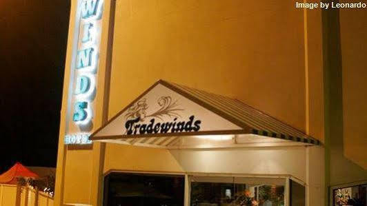 Tradewinds Hotel San Fernando Exterior photo